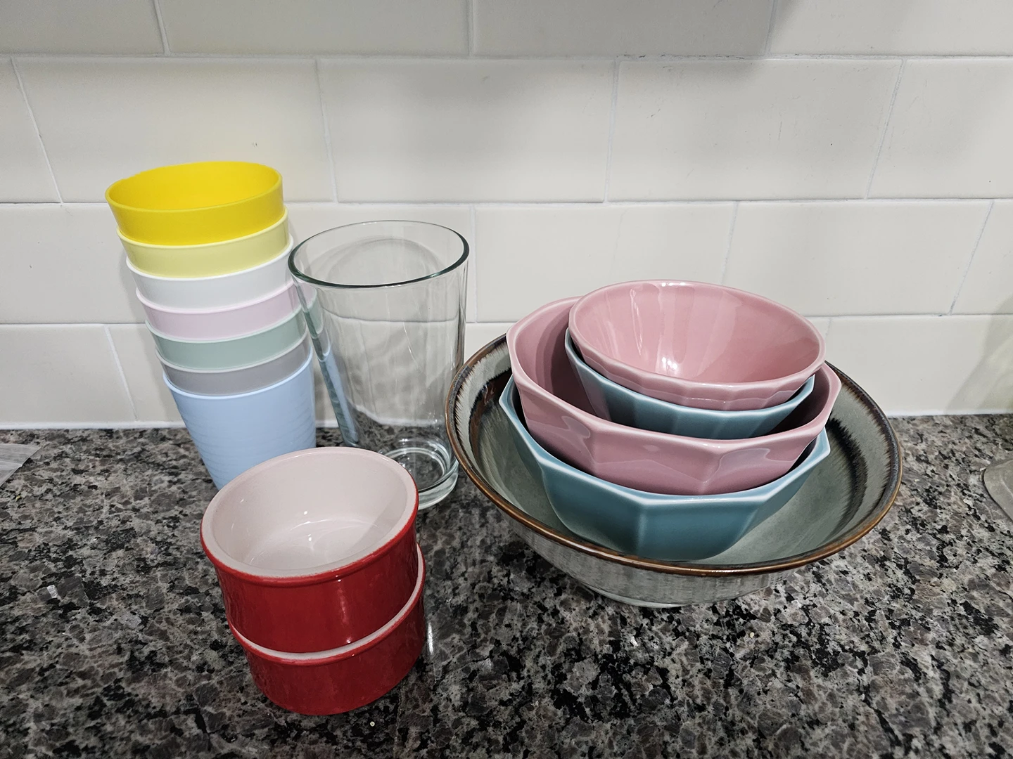Bowls and cups set thumbnail