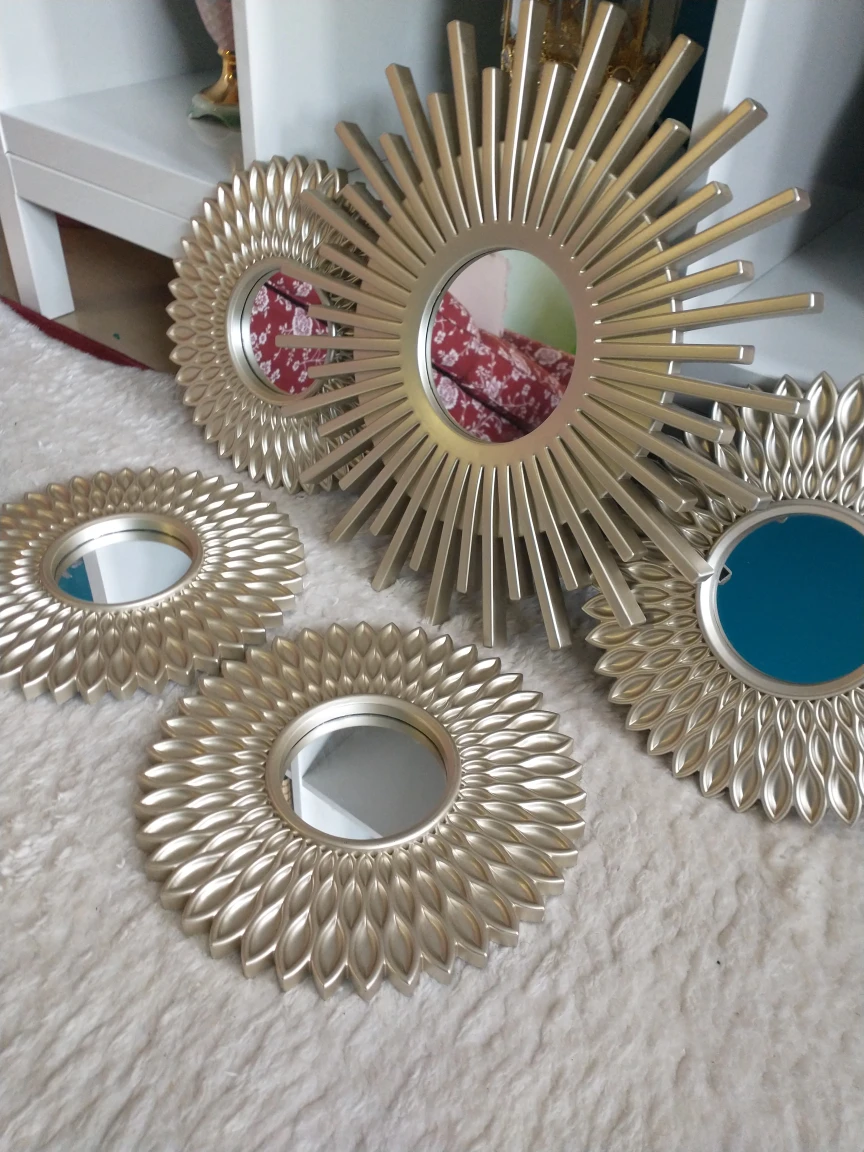 Wall decor mirror set of 5 - $10 - photo 3