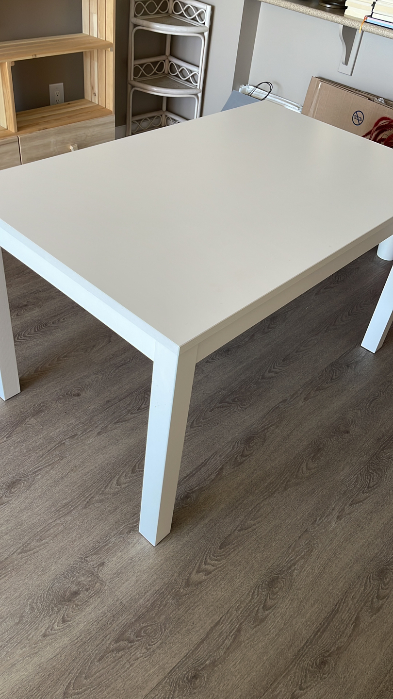 Ikea dining table -extendable