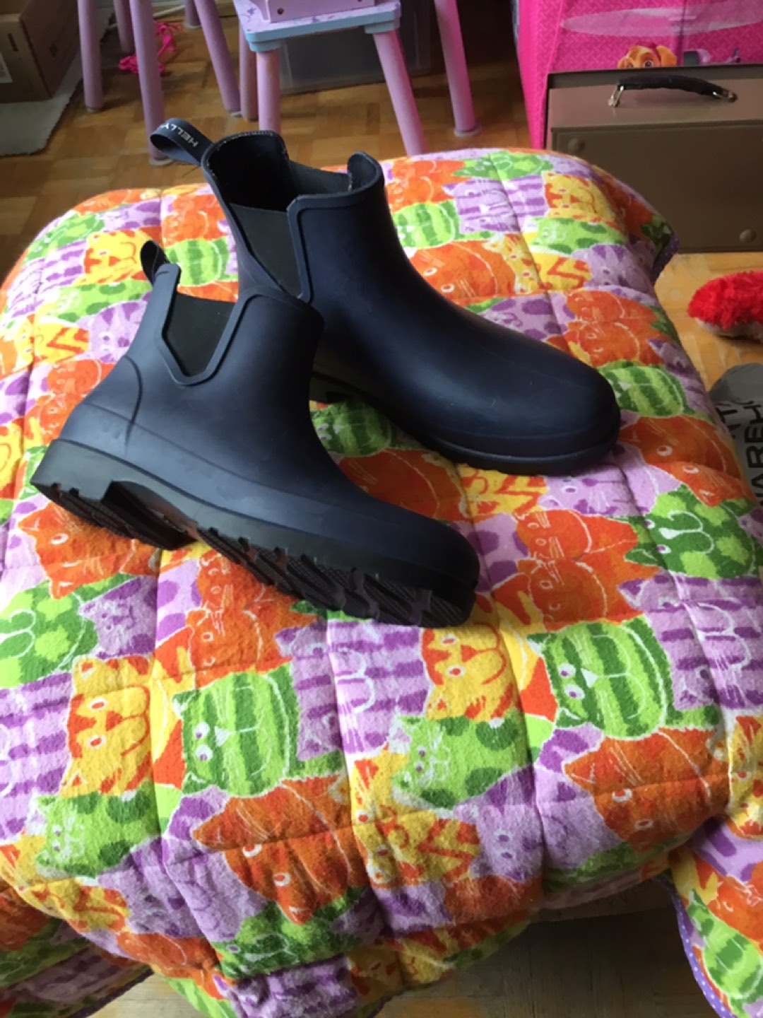 Ladies rain boots image indicator(4)