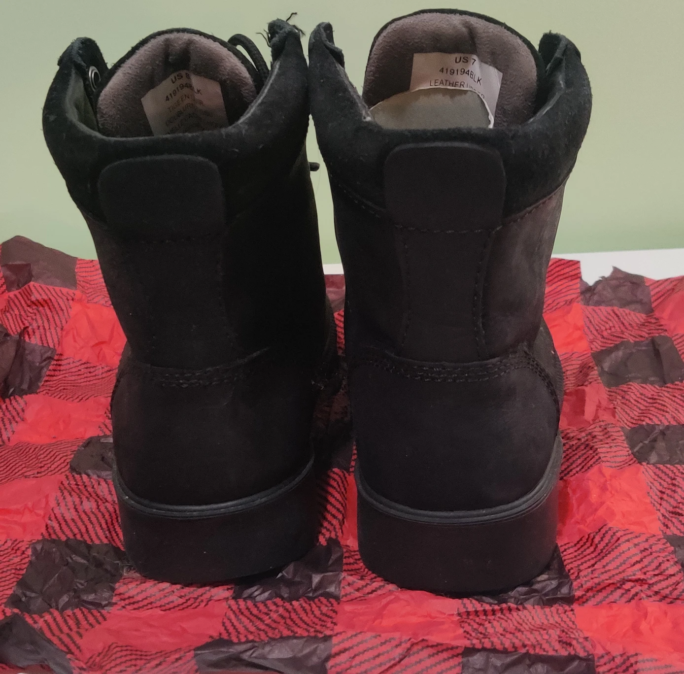 Black Kodiak boots (pls see description!) #freecycle 🏀 image indicator(2)