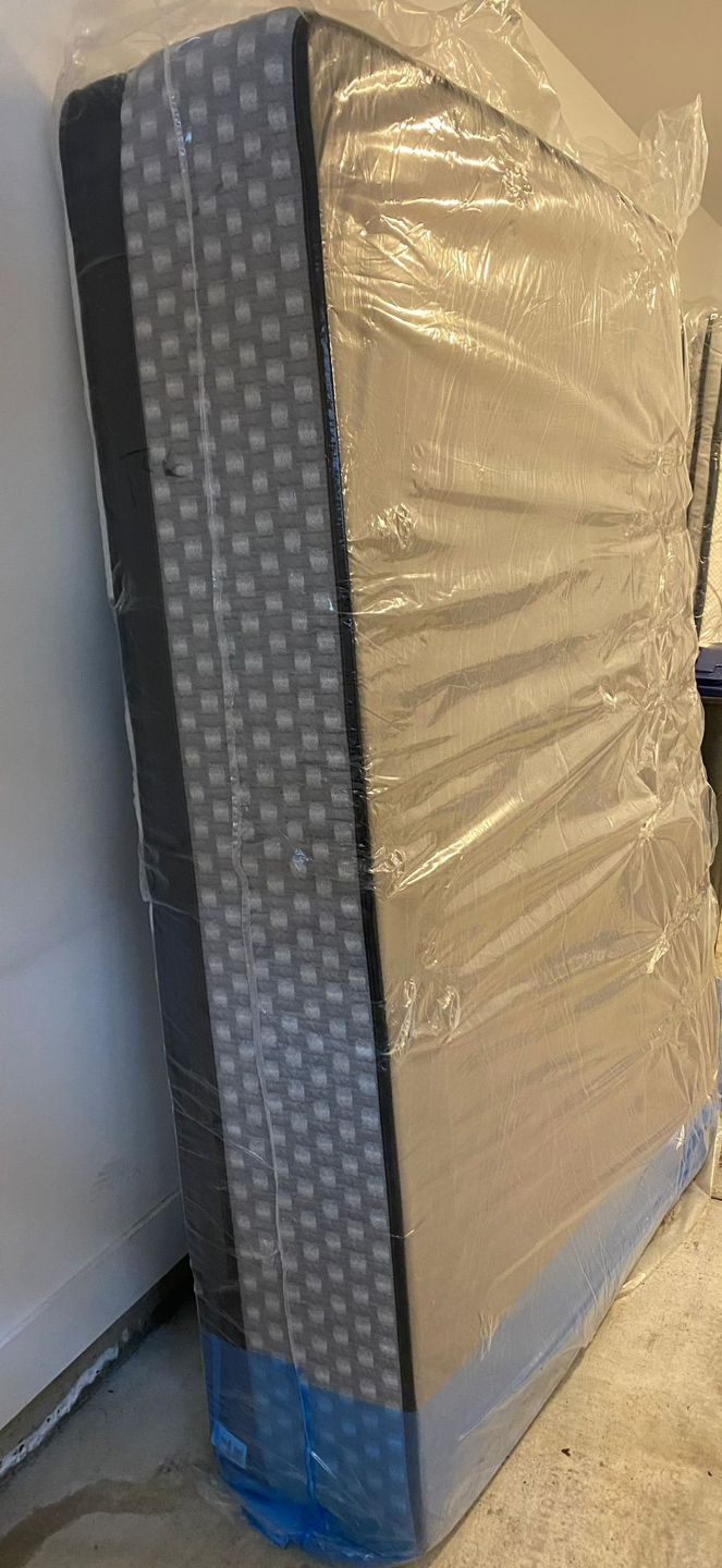 Queen Mattress (New in bag!) - photo 2