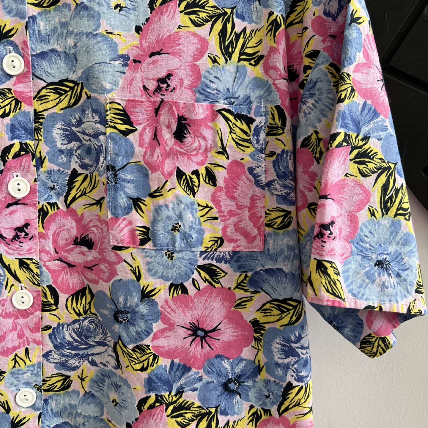 VINTAGE FLORAL RESORT TOP image indicator(4)