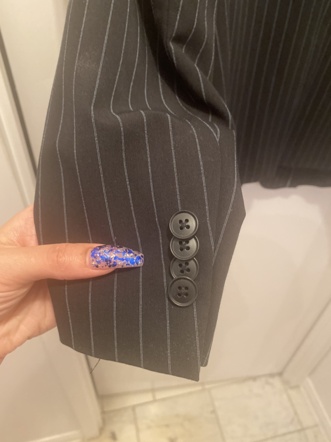 Like new mens pin stripe blazer size 54 or large - photo 4