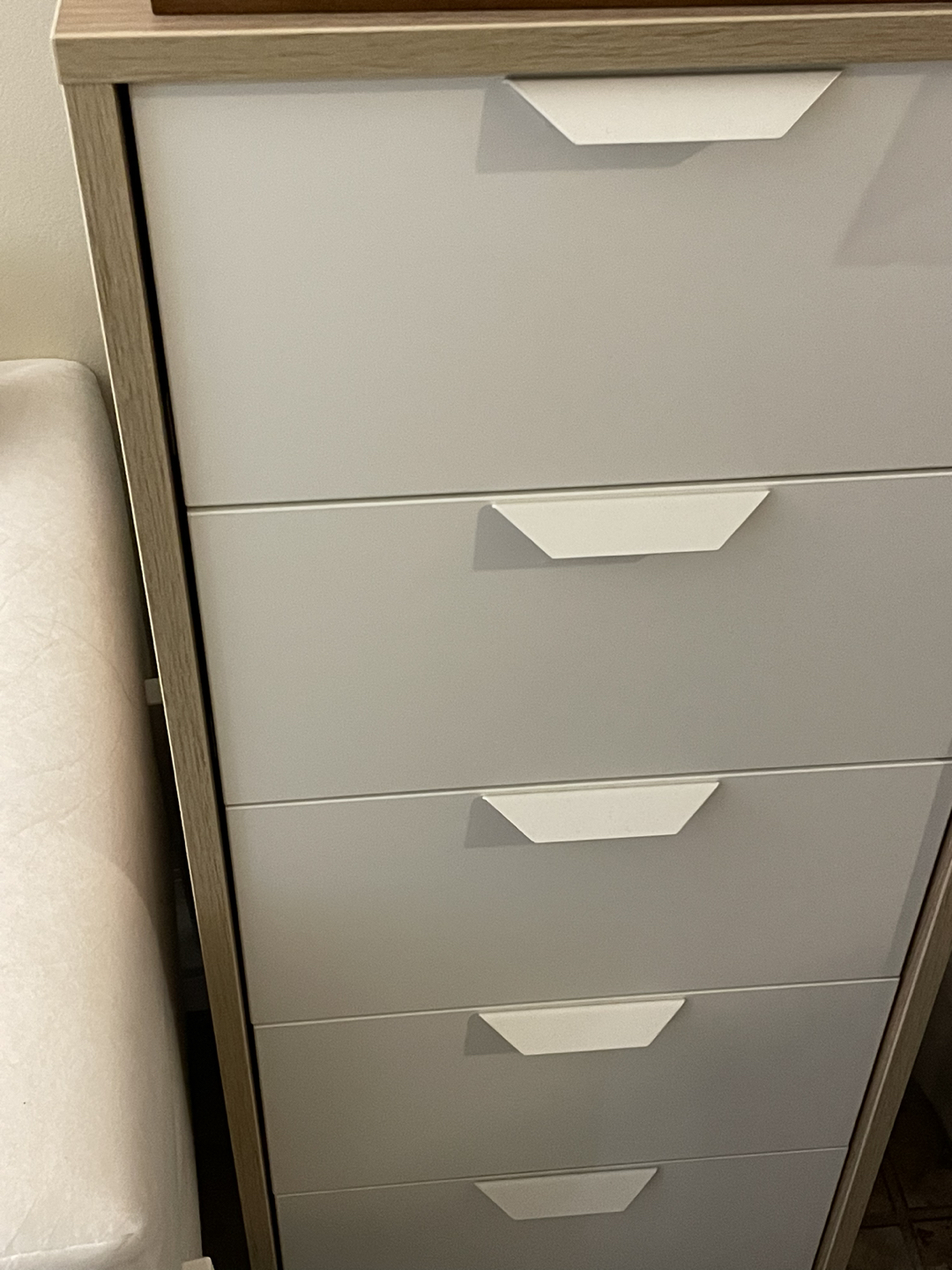 Like New Condition IKEA Askvoll chest of 5 drawers