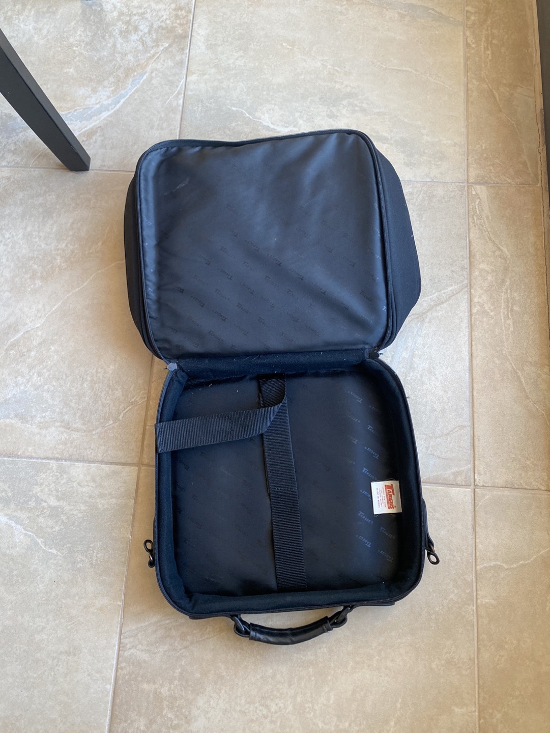 Targus Laptop Briefcase image indicator(3)