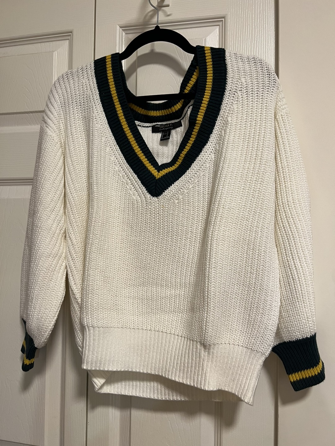 🏀 v-neck small knit sweater thumbnail