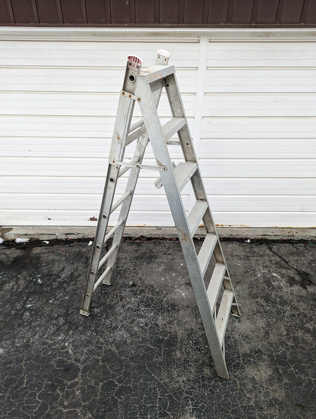 Ladder - standing OR extendable thumbnail