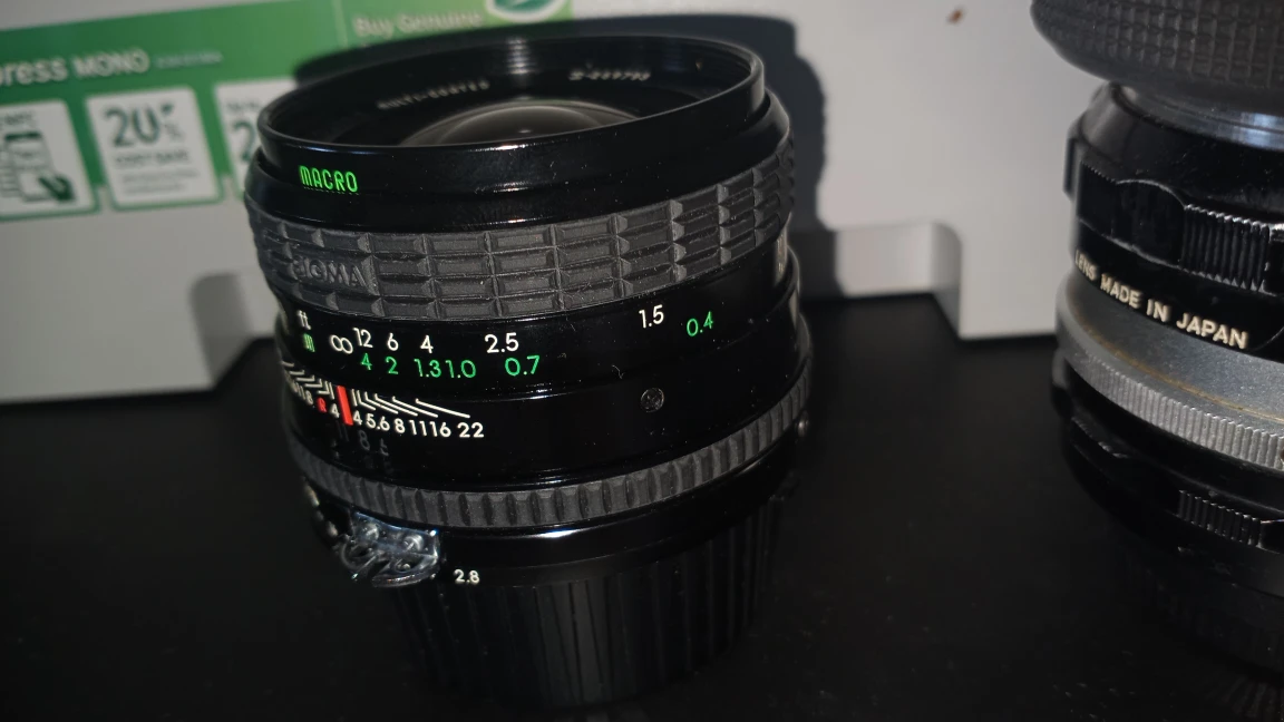 Nikkormat FT2, Nikon TeleTouch 800 Camera and lens package image indicator(9)