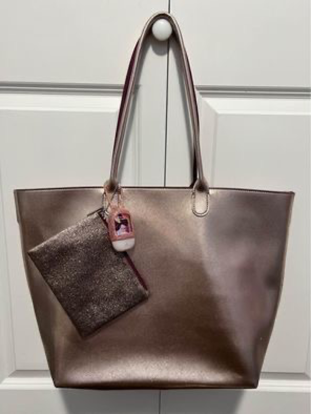 Bath & Body Works VIP Tote Bag Glitter with Pouch. - photo 3