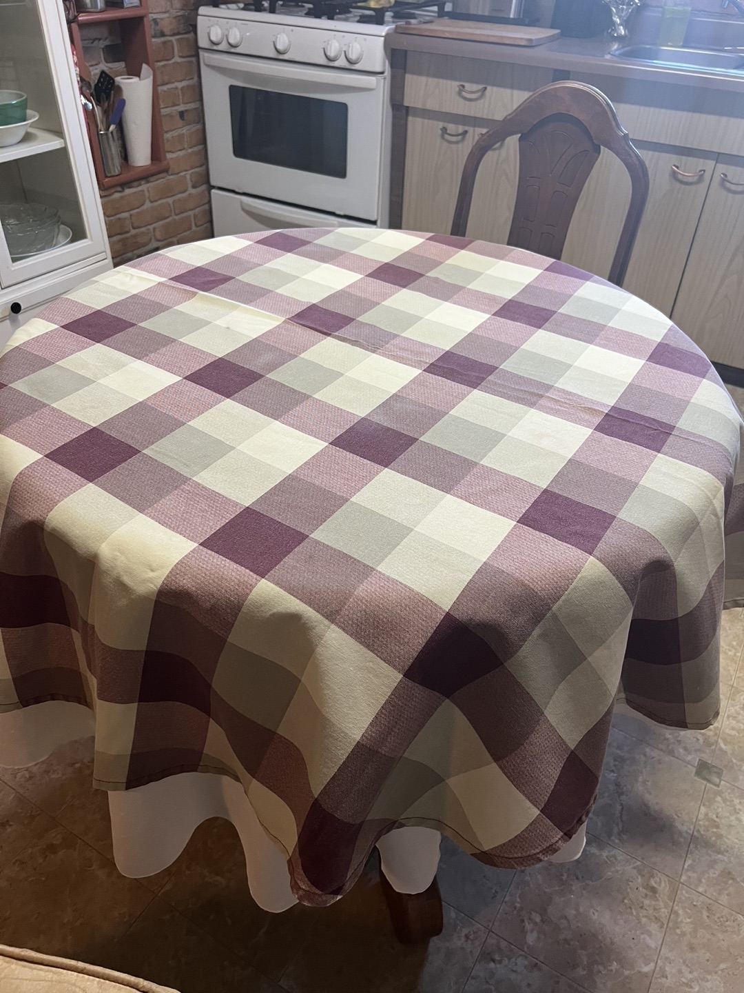 Round table cloth thumbnail