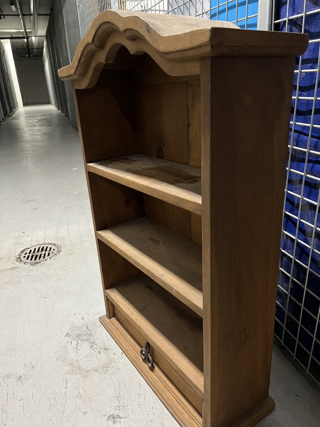 Wooden bookshelf - photo 2