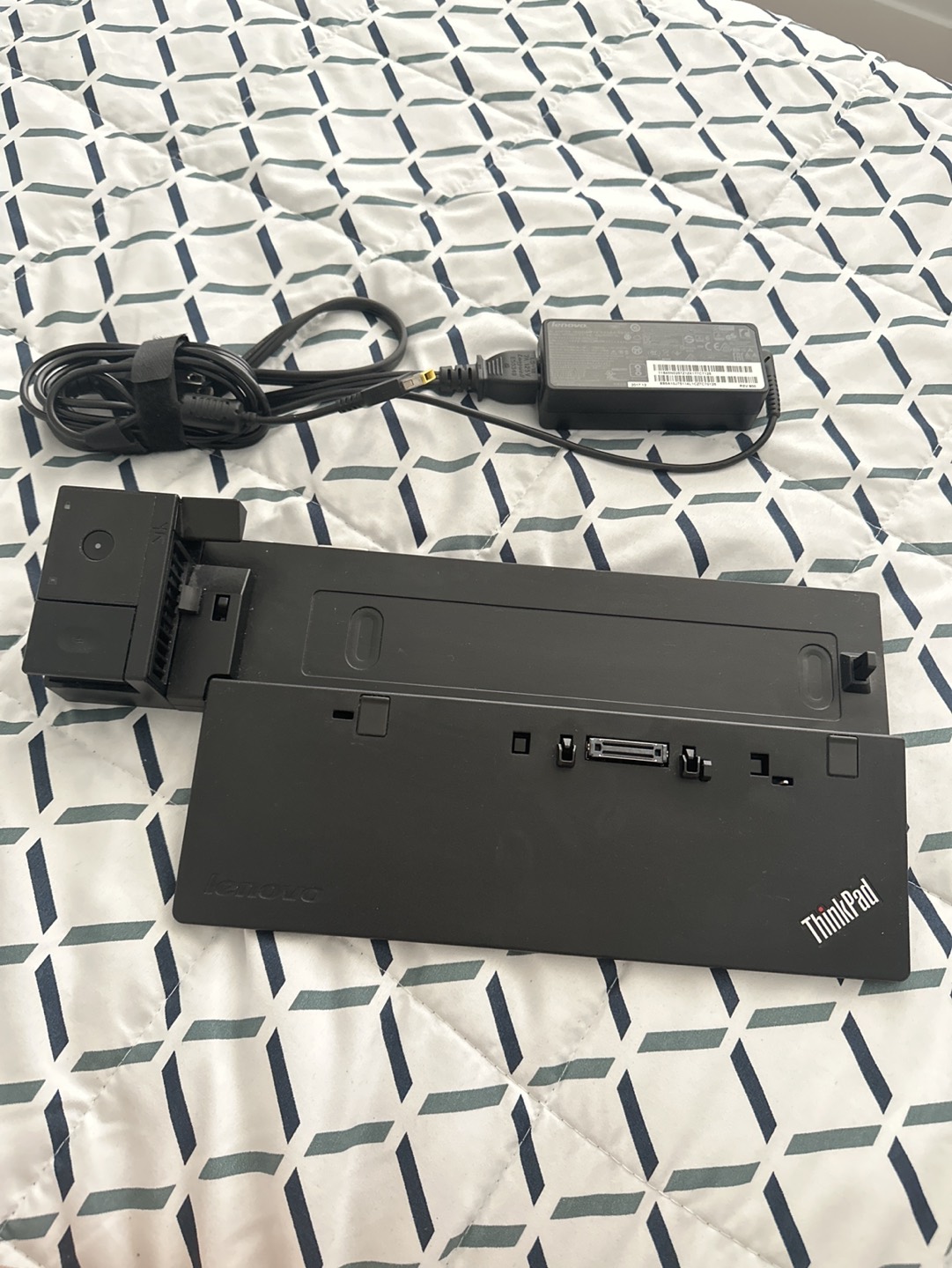 Lenovo Thinkpad ultra Dock with charger