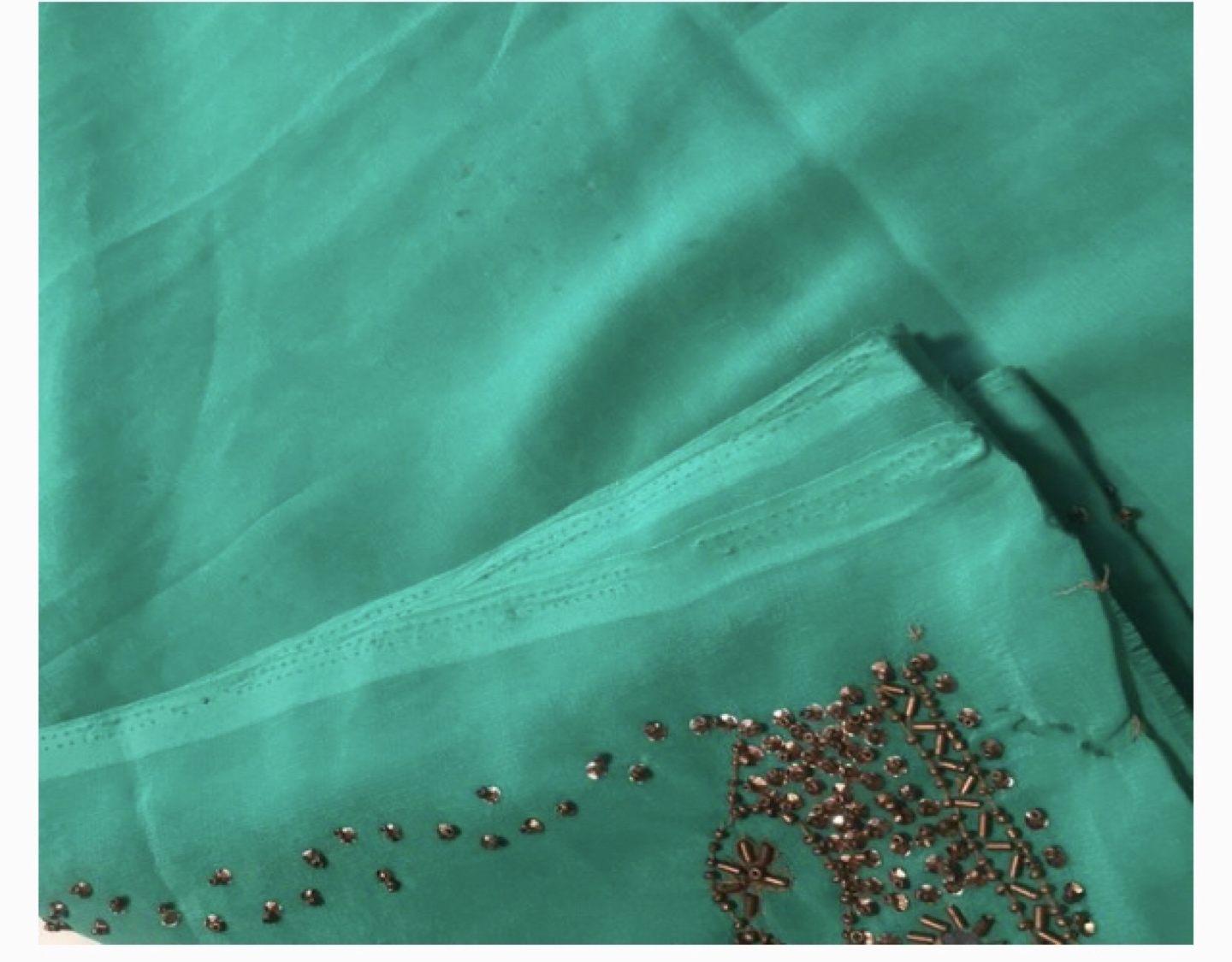 🏀 Beautiful Green Indian Saree image indicator(7)