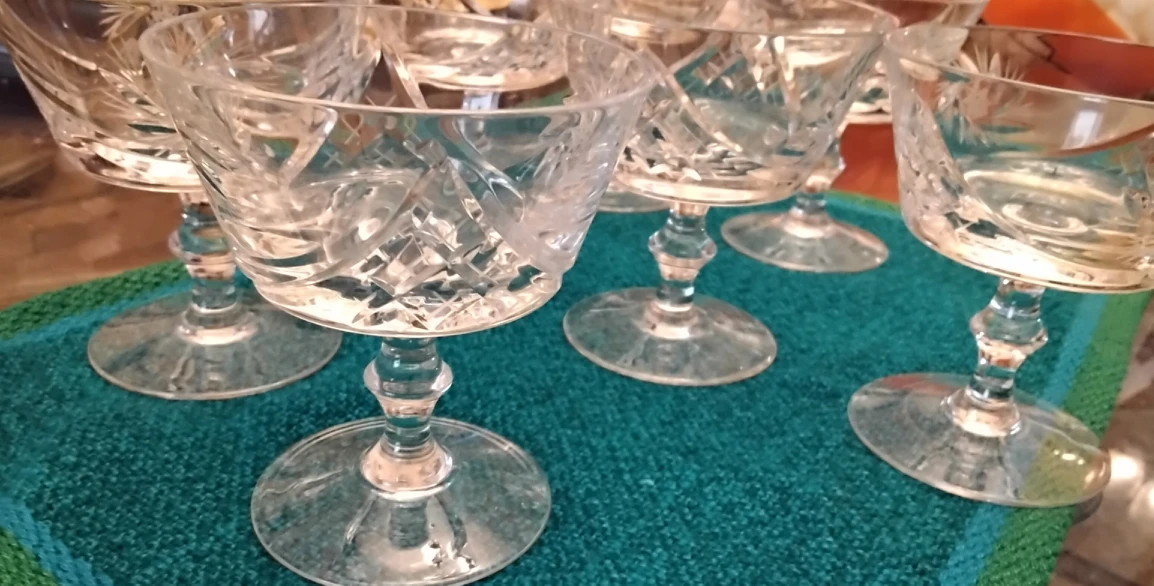 Vintage Pinwheel Crystal Ice Cream Footed Cups  and Plates image indicator(3)