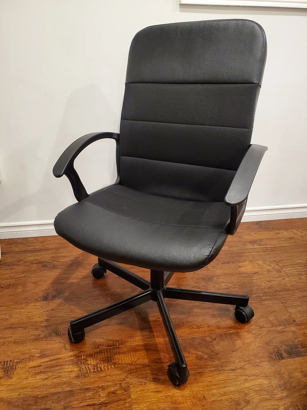 IKEA Swivel Chair - Black - Height & Incline Control