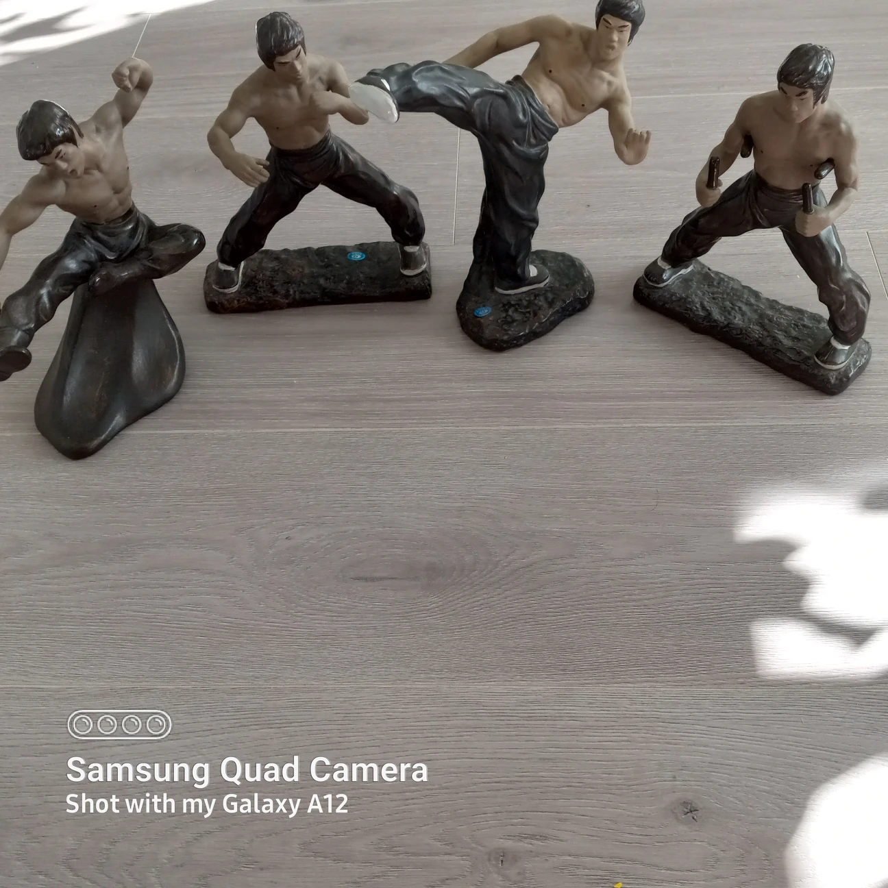 set of 4 Bruce Lee figurines sculptures image indicator(6)