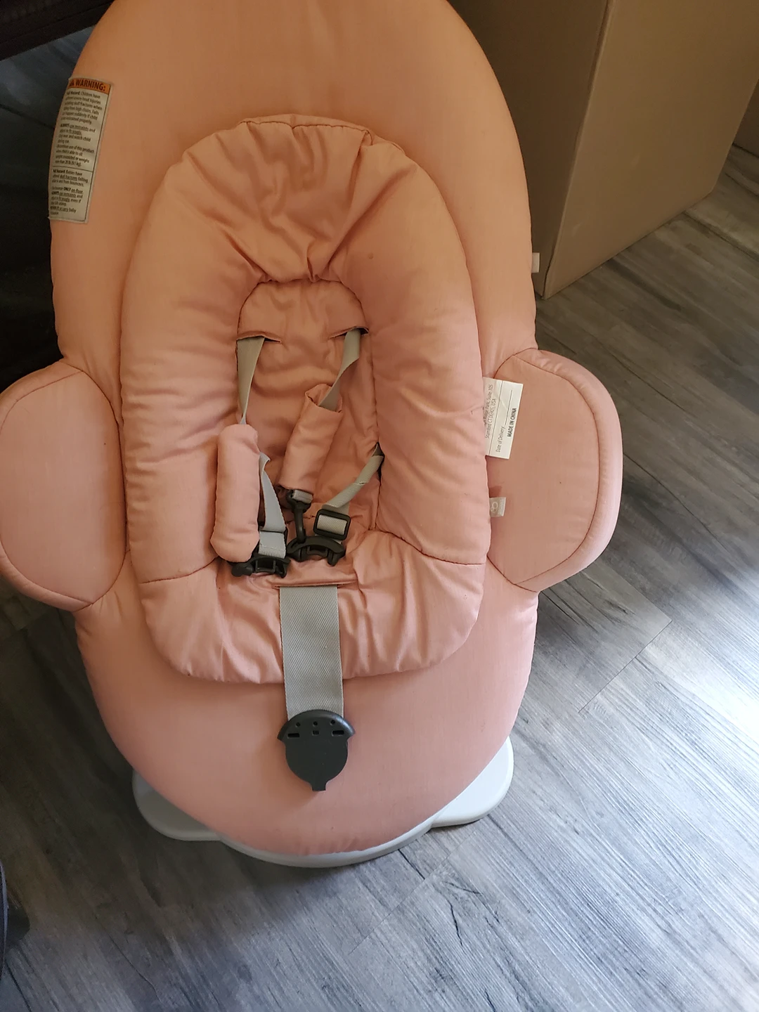 Pink baby chair/bouncer thumbnail