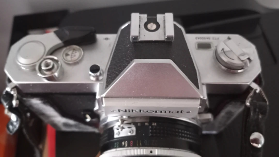 Nikkormat FT2, Nikon TeleTouch 800 Camera and lens package image indicator(2)