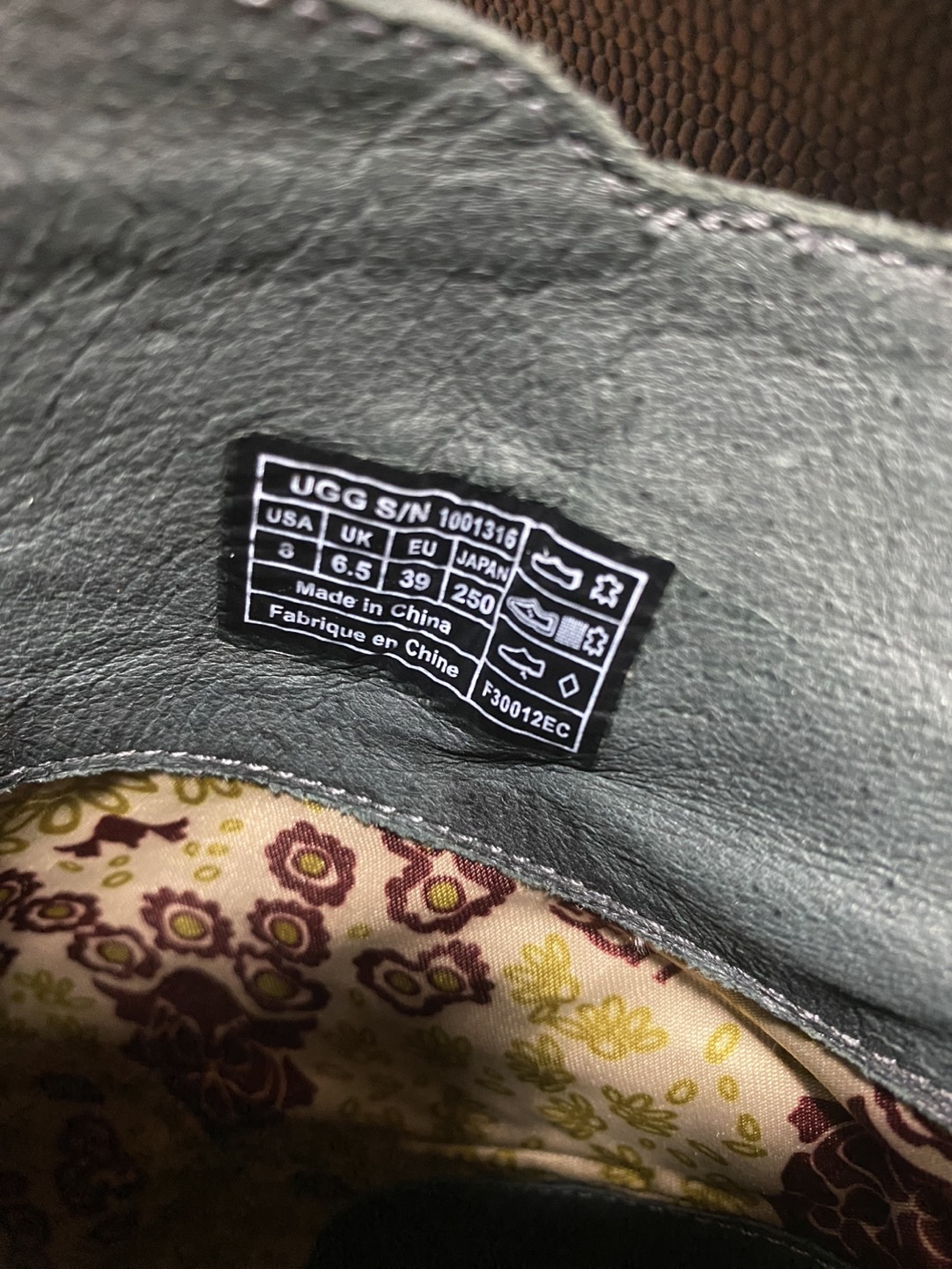 UGG Taryn Wedge Black Boots Size 8 image indicator(9)