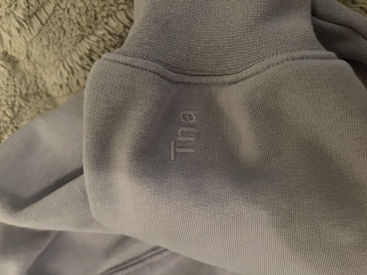 Aritzia - TNA AiryAF Cropped sweater image indicator(3)