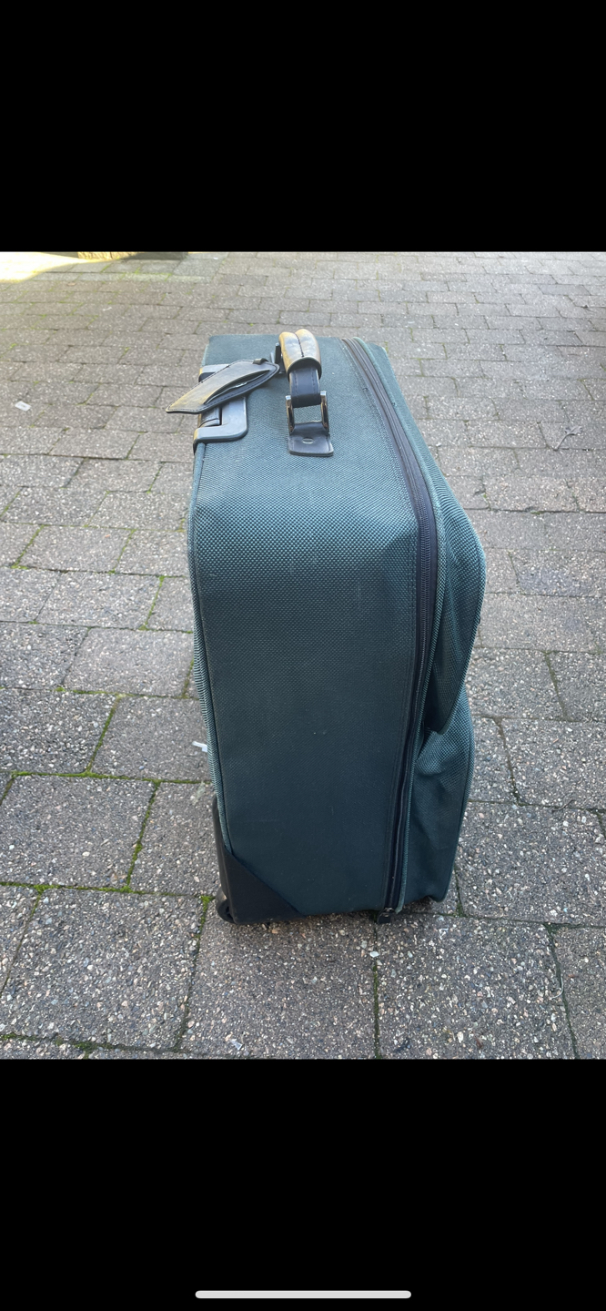 Suitcase - photo 4