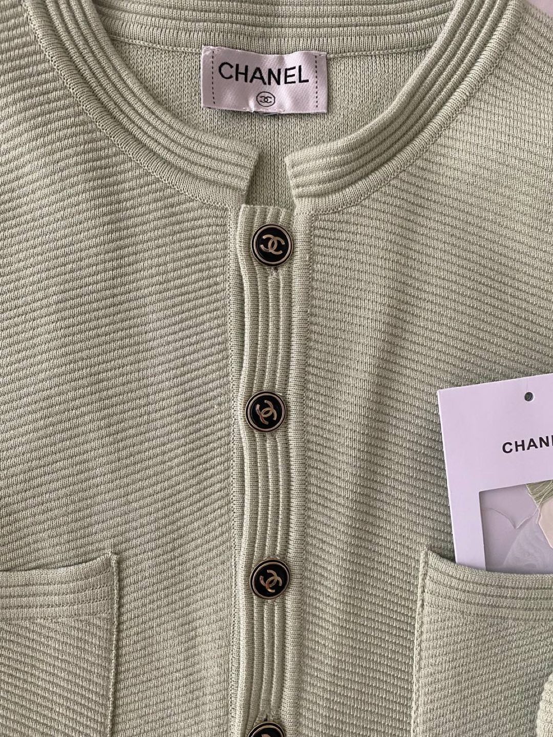 Pistachio green jacket thumbnail