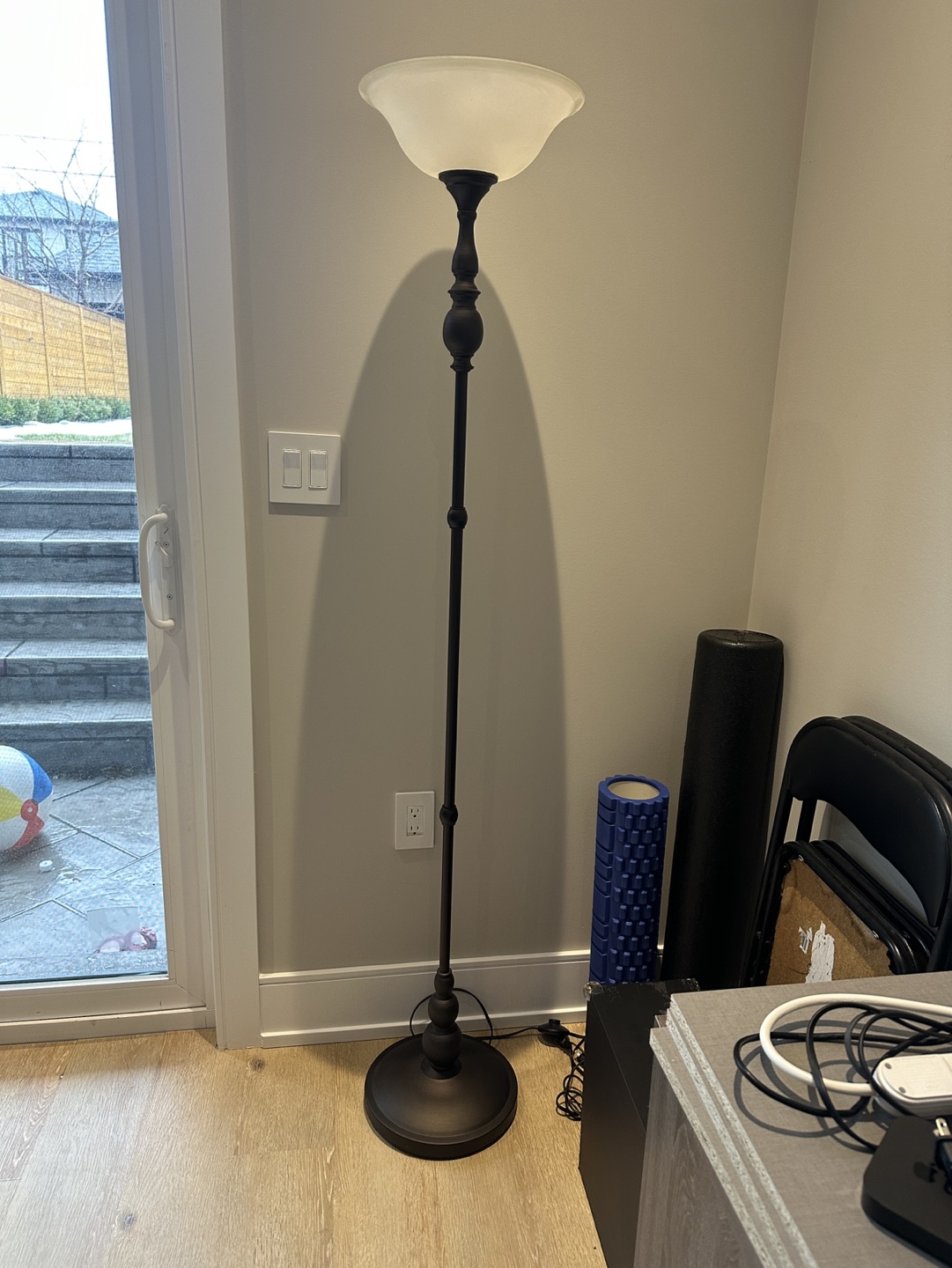 Floor Lamp thumbnail
