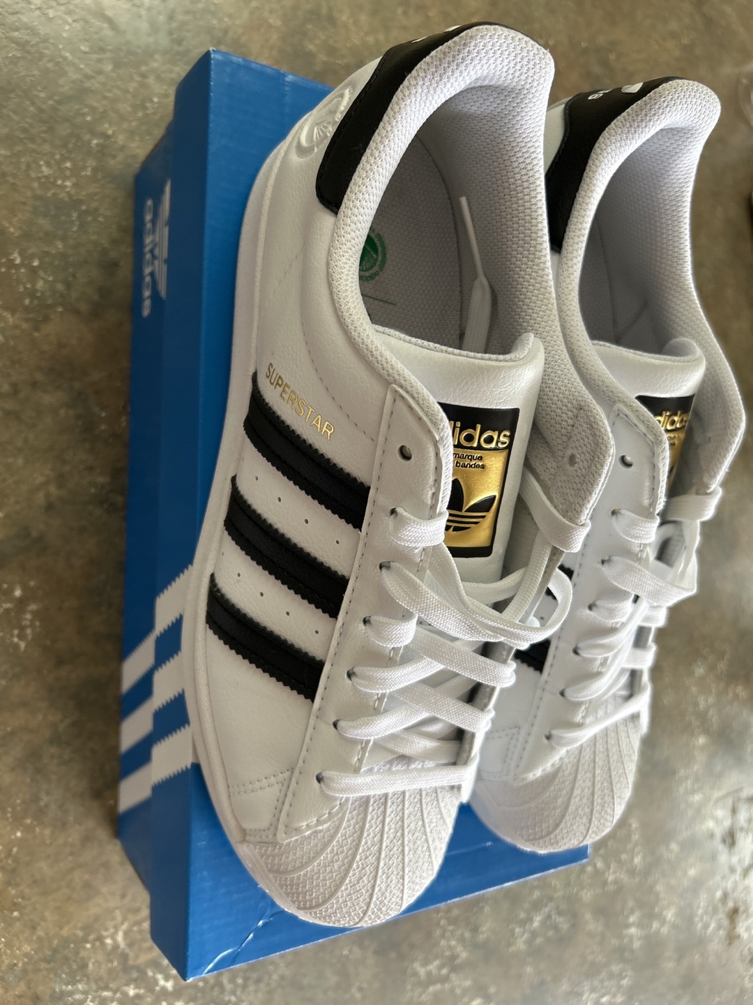 Adidas - Vegan Superstar Originals image indicator(2)