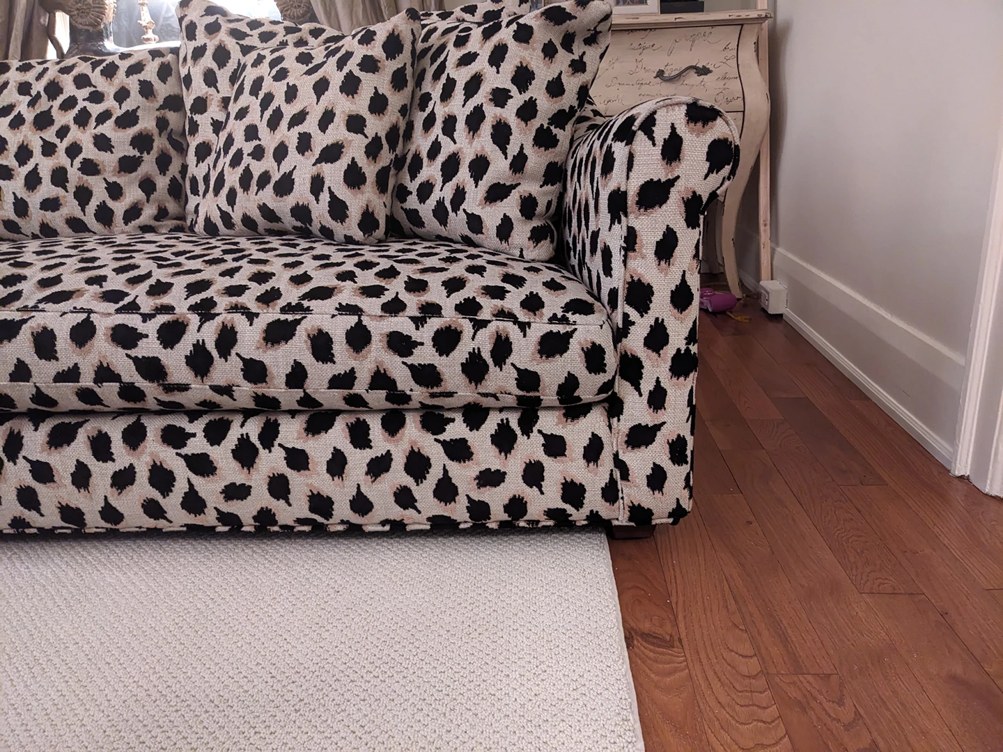Beautiful Klaussner Down Filled Patterned Sofa