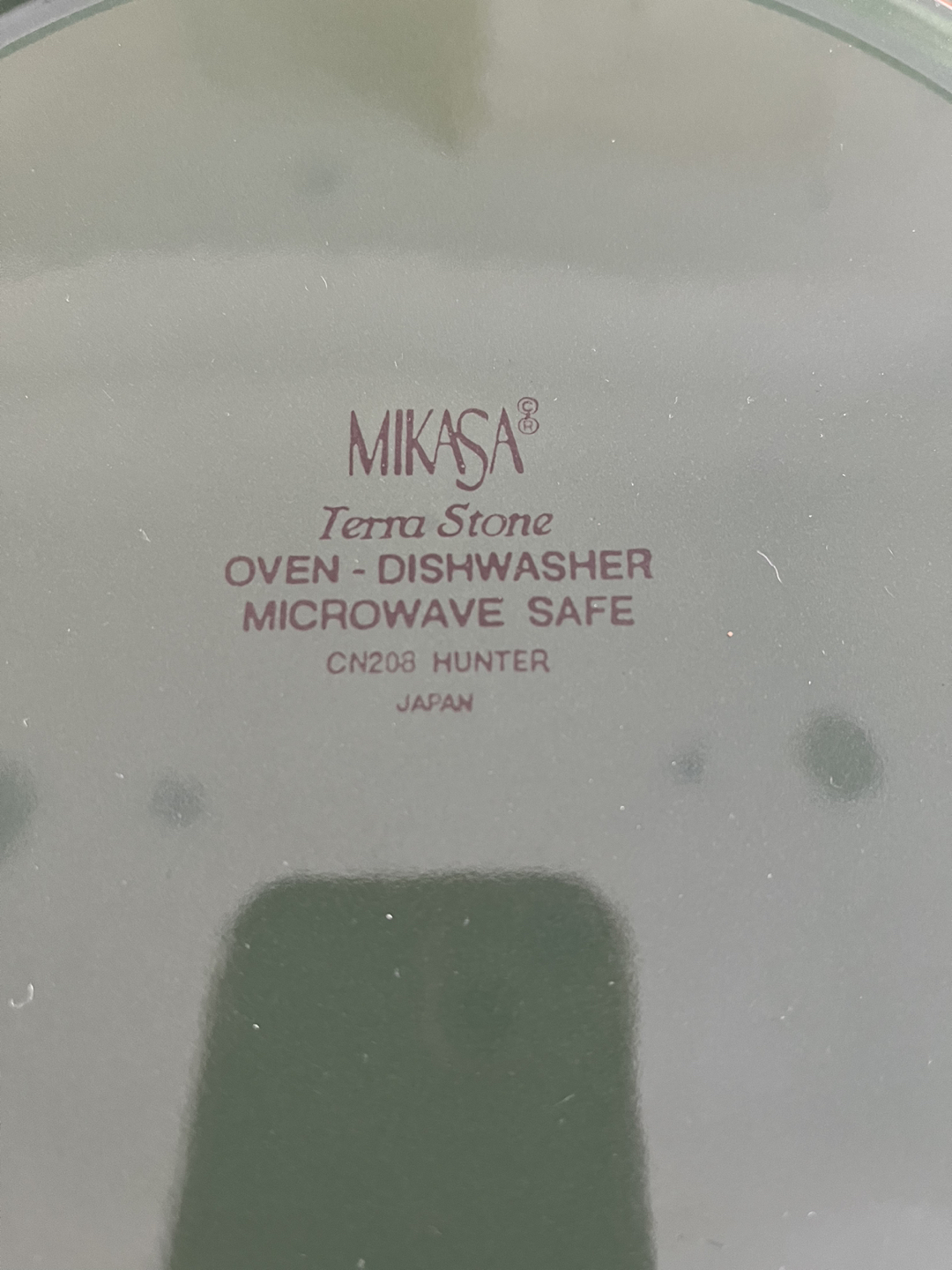 2 Quality Serving Pieces image indicator(5)