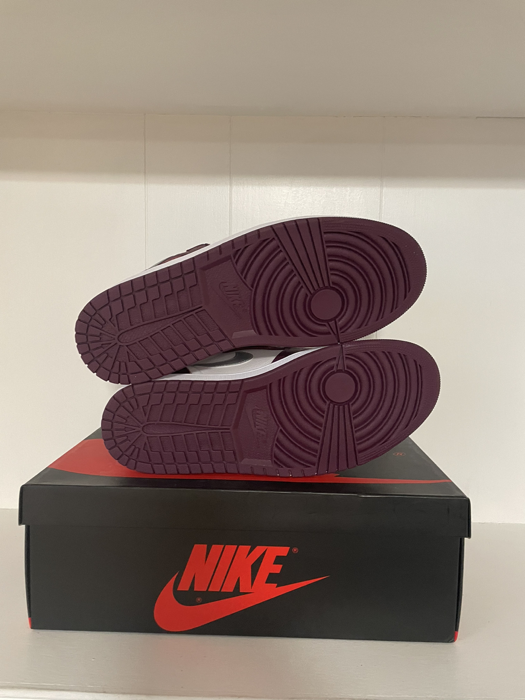 Jordan 1 High OG Bordeaux Size 10.5 New - photo 5