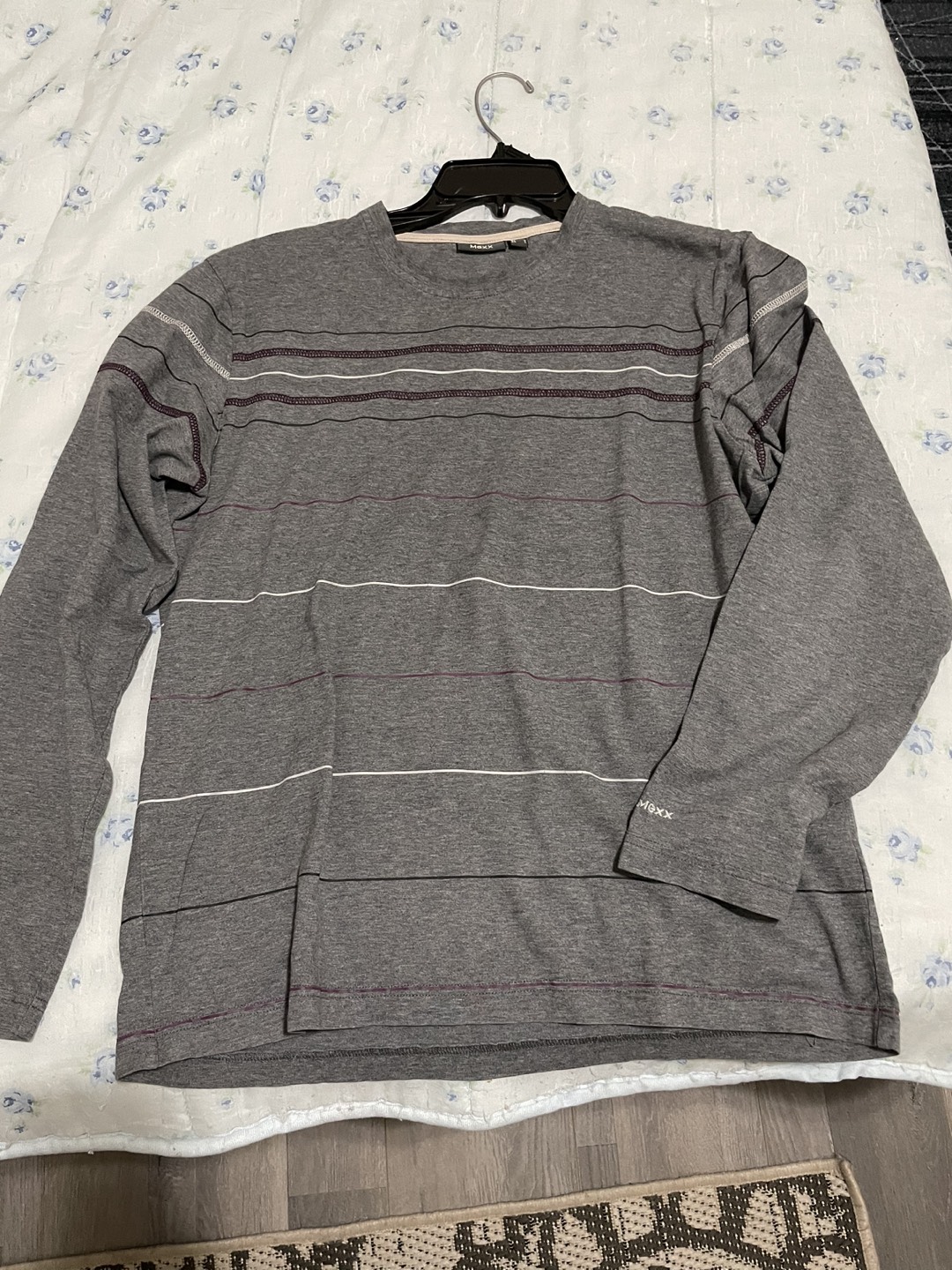 Two Long sleeve  knit shirts💸 image indicator(3)