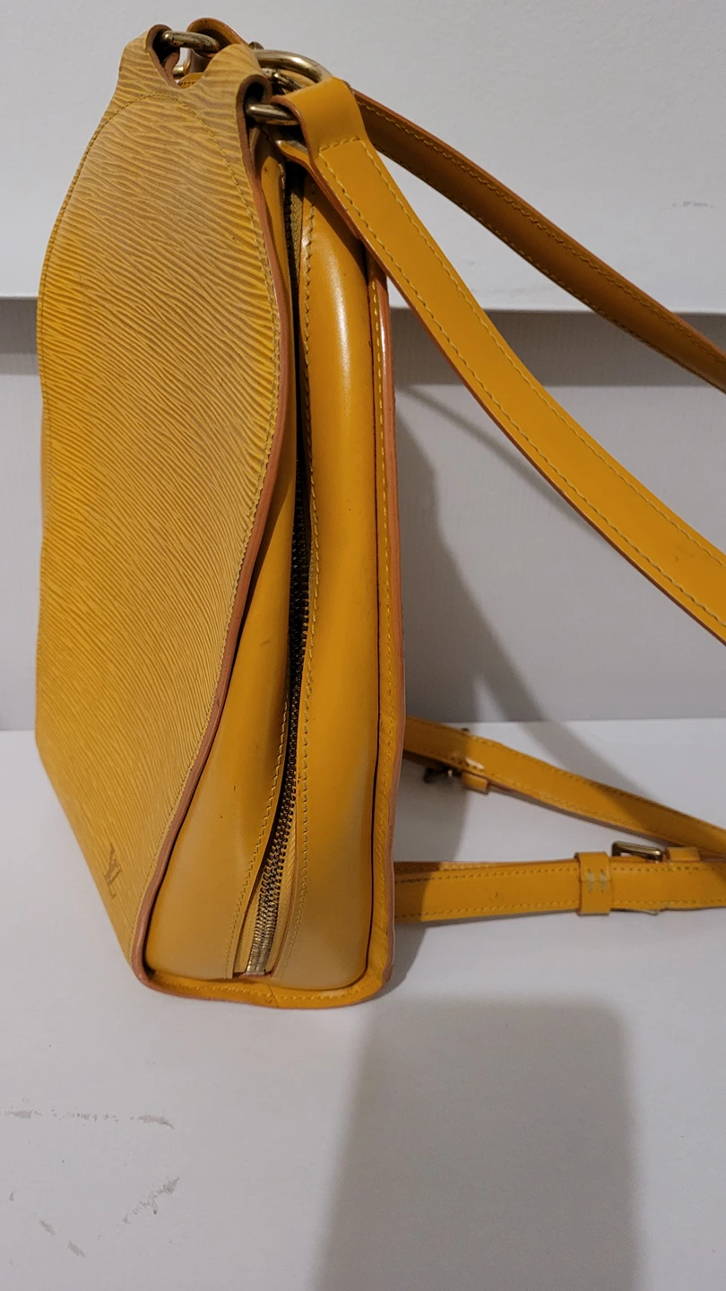Louis Vuitton AUTHENTIC backpack - photo 2
