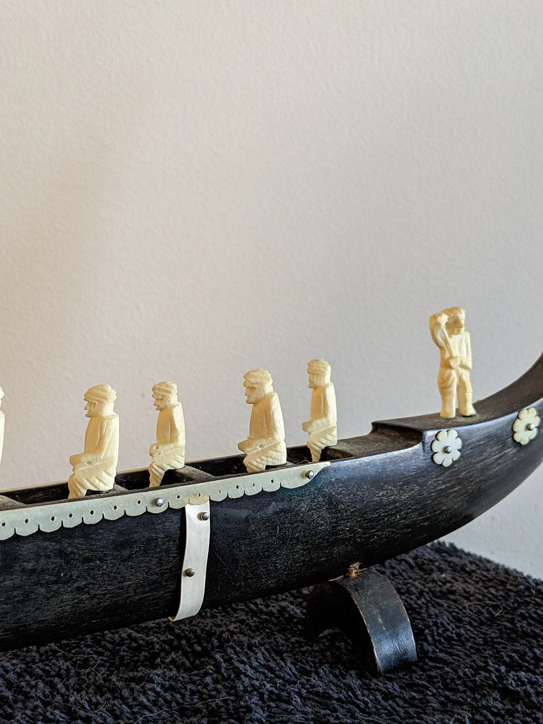 Vintage Bovine & Wood Boat Carving - photo 4