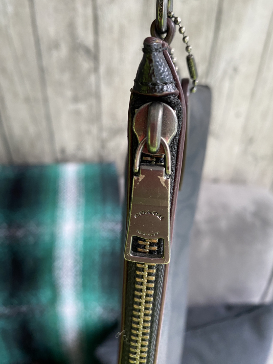 Coach Clutch image indicator(3)