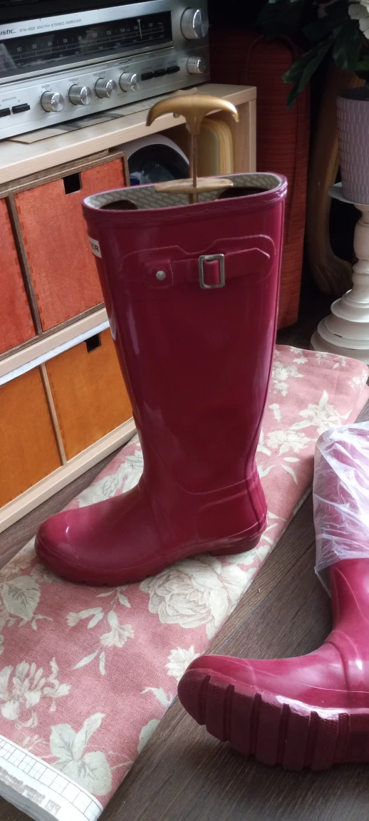 Raspberry  Hunters,,, sz 7 image indicator(2)