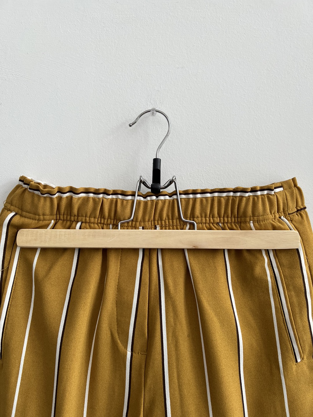 MUSTARD STRIPPED ANKLE PANTS image indicator(3)