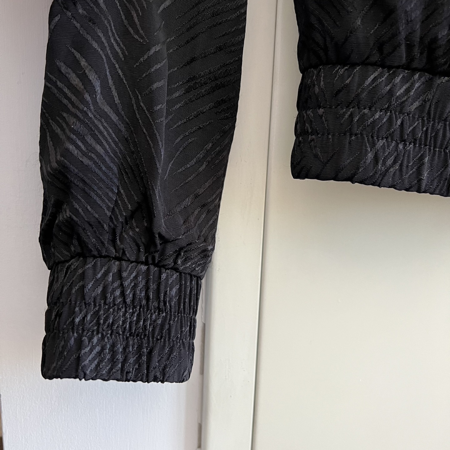 LADIES BLACK PATTERN LIGHT JACKET image indicator(6)