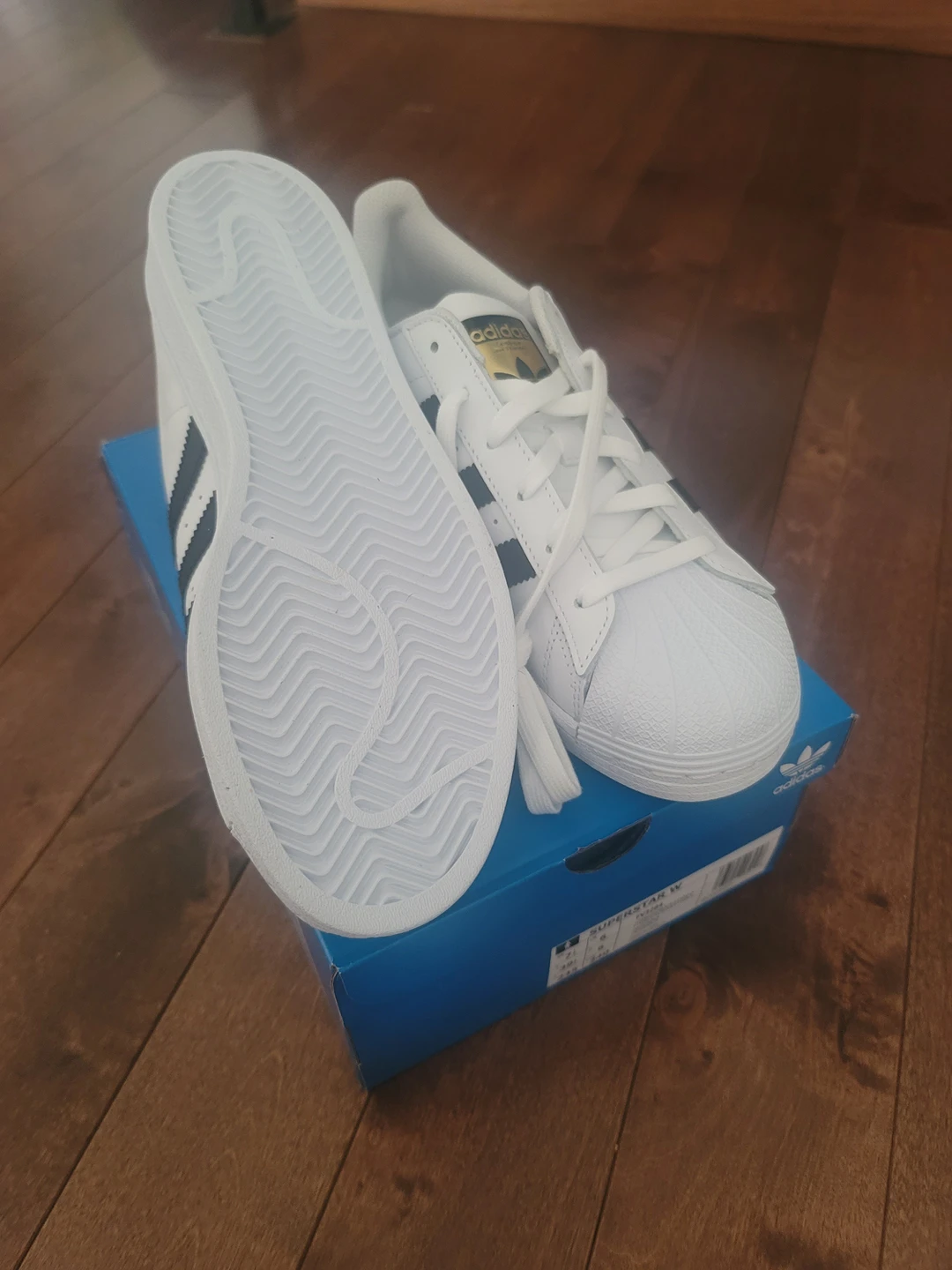 Brandnew women's Addidas Superstars