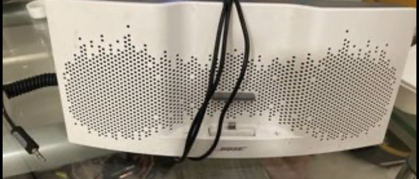 Bose Sound Dock Xt Speaker White and Gray lighting Port thumbnail