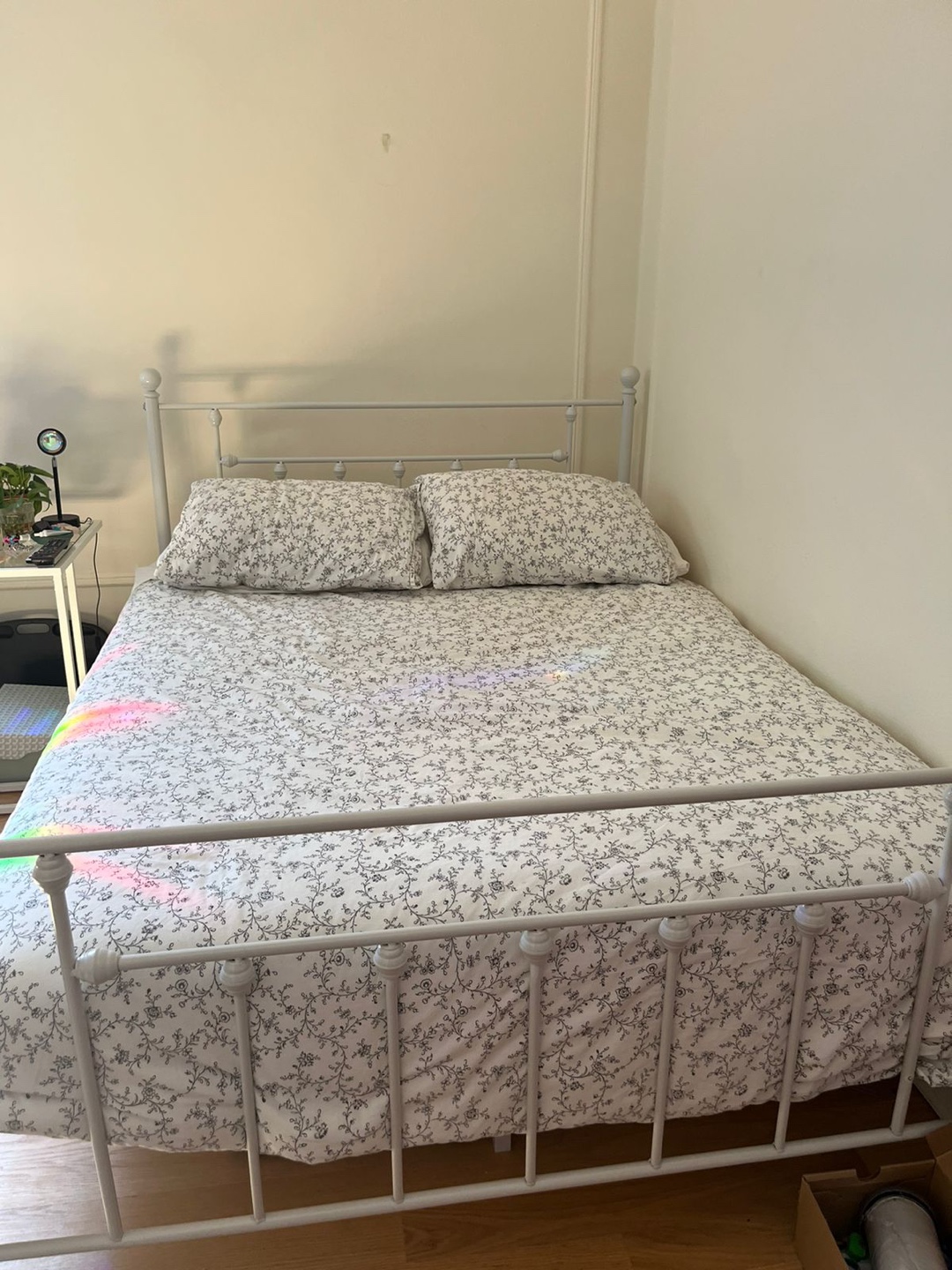 Platform bed frame