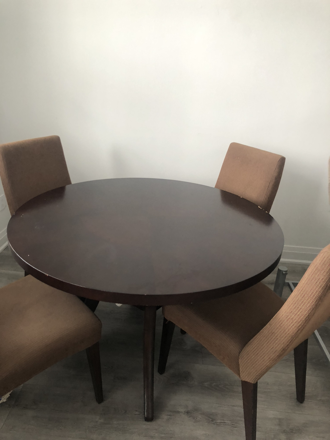 4 seater round dining table with chair image indicator(2)