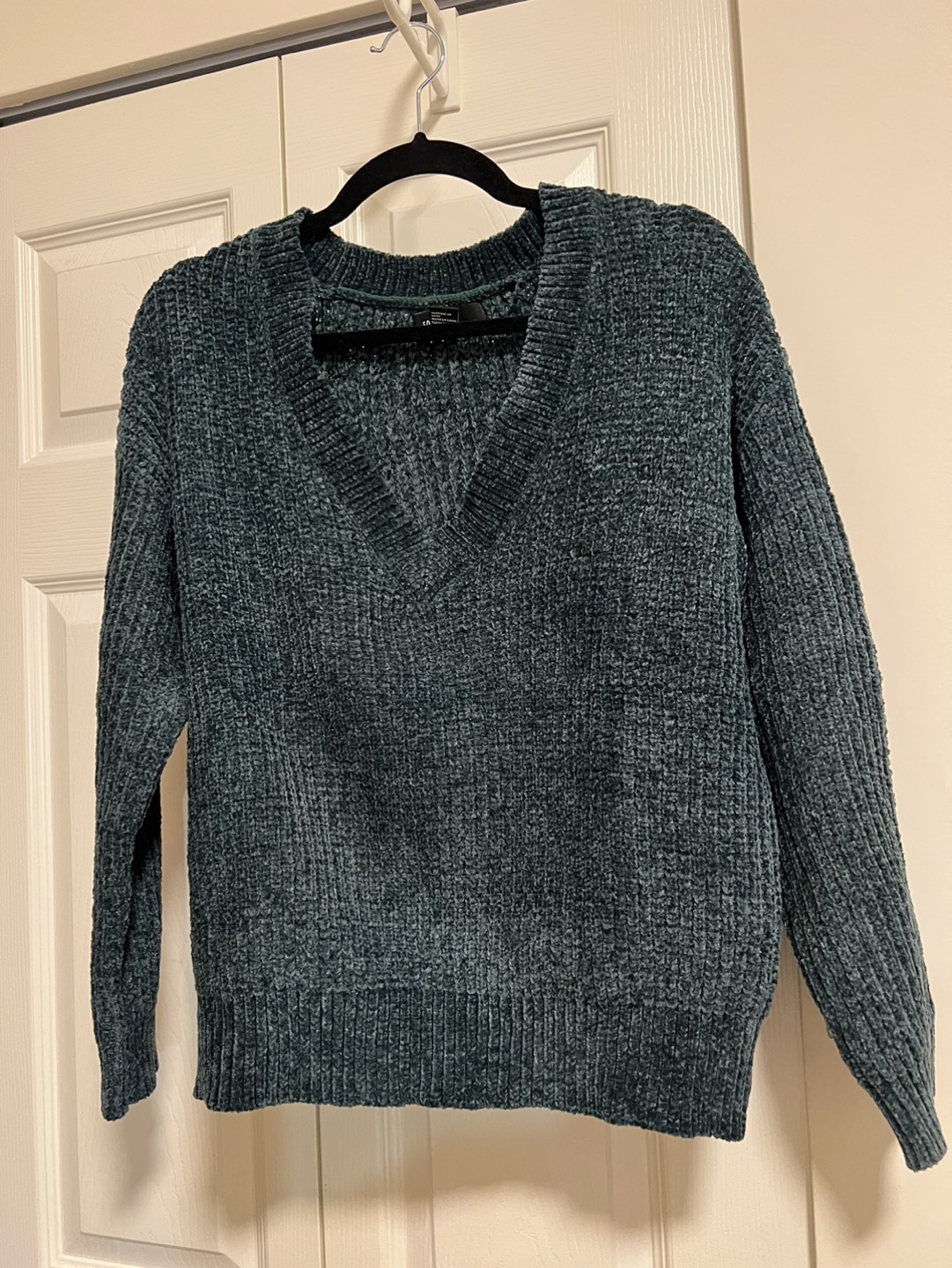 V-neck green knit sweater thumbnail
