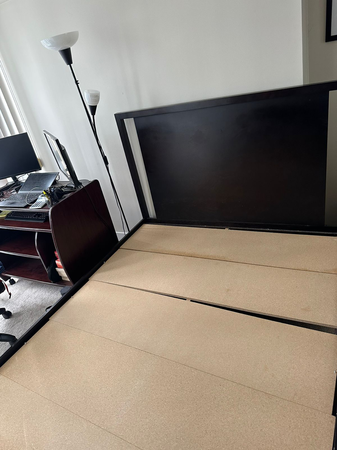 Queen size bed frame, mattress and box spring - For Sale - photo 4