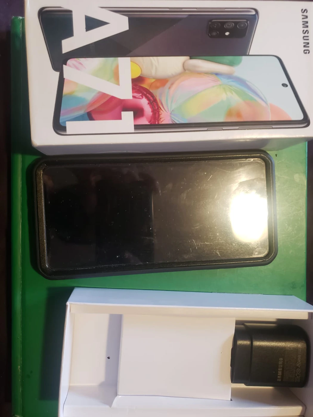 LIKE NEW SAMSUNG GALAXY A71 IN BOX WITH CHARGER $200 thumbnail