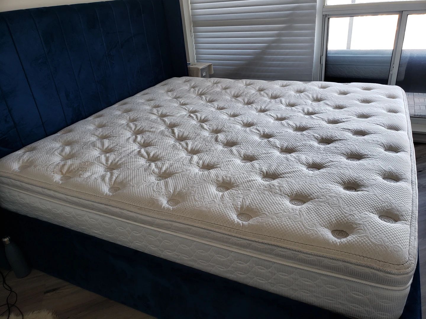 king size matress thumbnail
