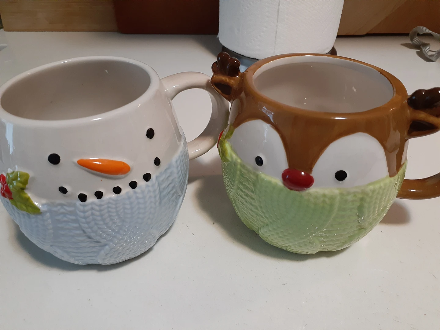 FREE Christmas mugs thumbnail