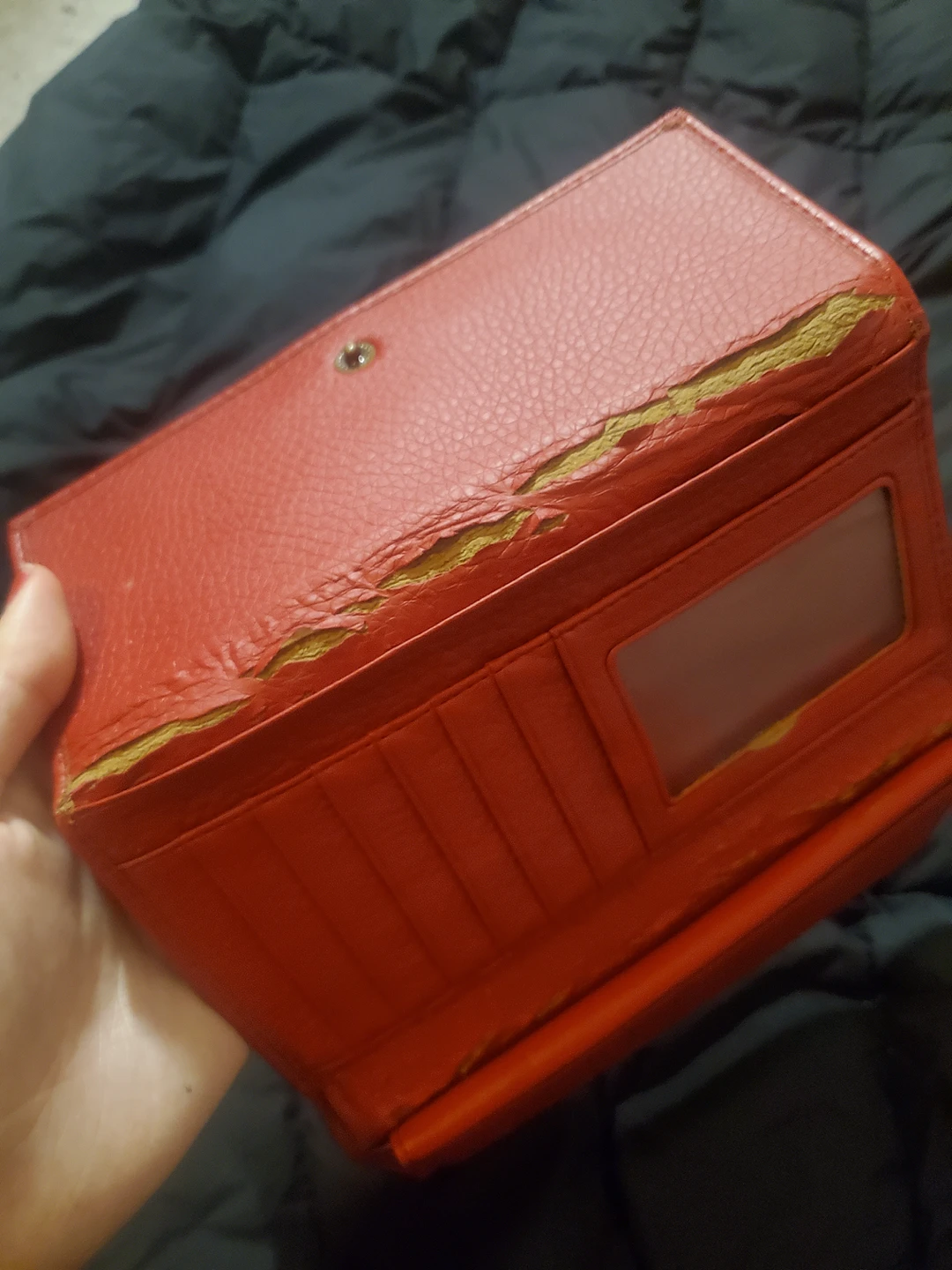 Free Faux Dolce & Gabbana wallet (Read Description) #freecycle image indicator(4)