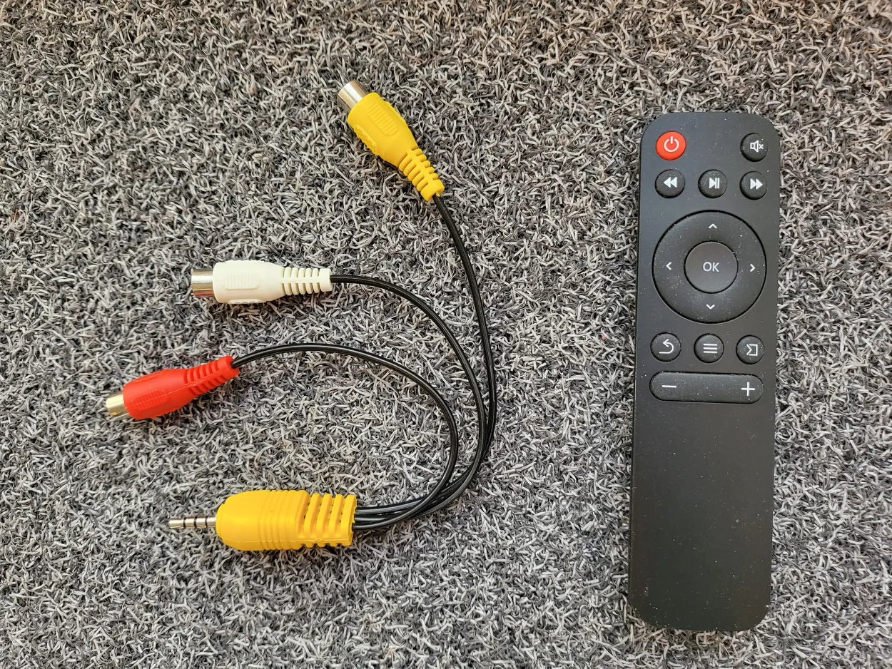 mini projector - photo 4
